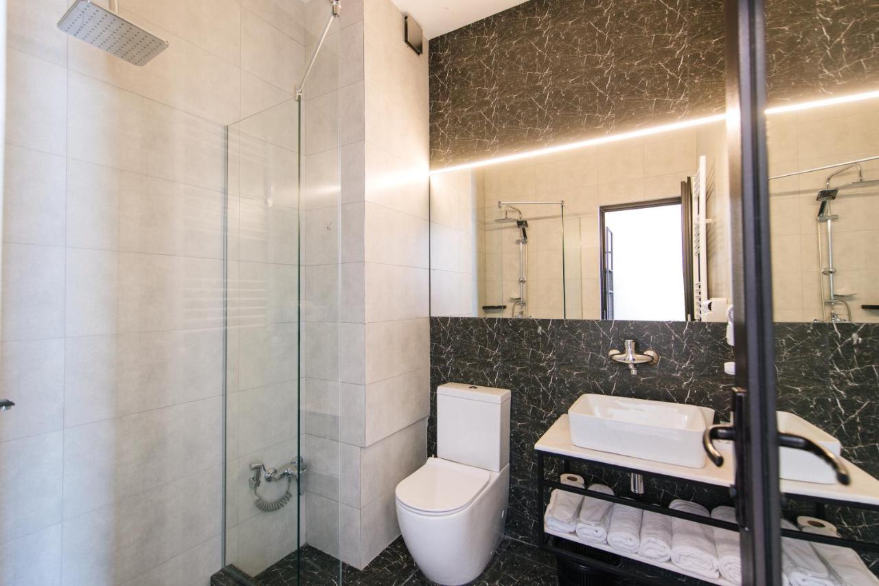 Doors Hotel Тбилиси Экстерьер фото